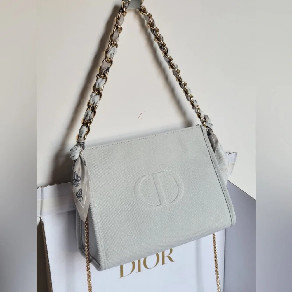 Dior Gray Beauty Pouch - Picture 7 of 7